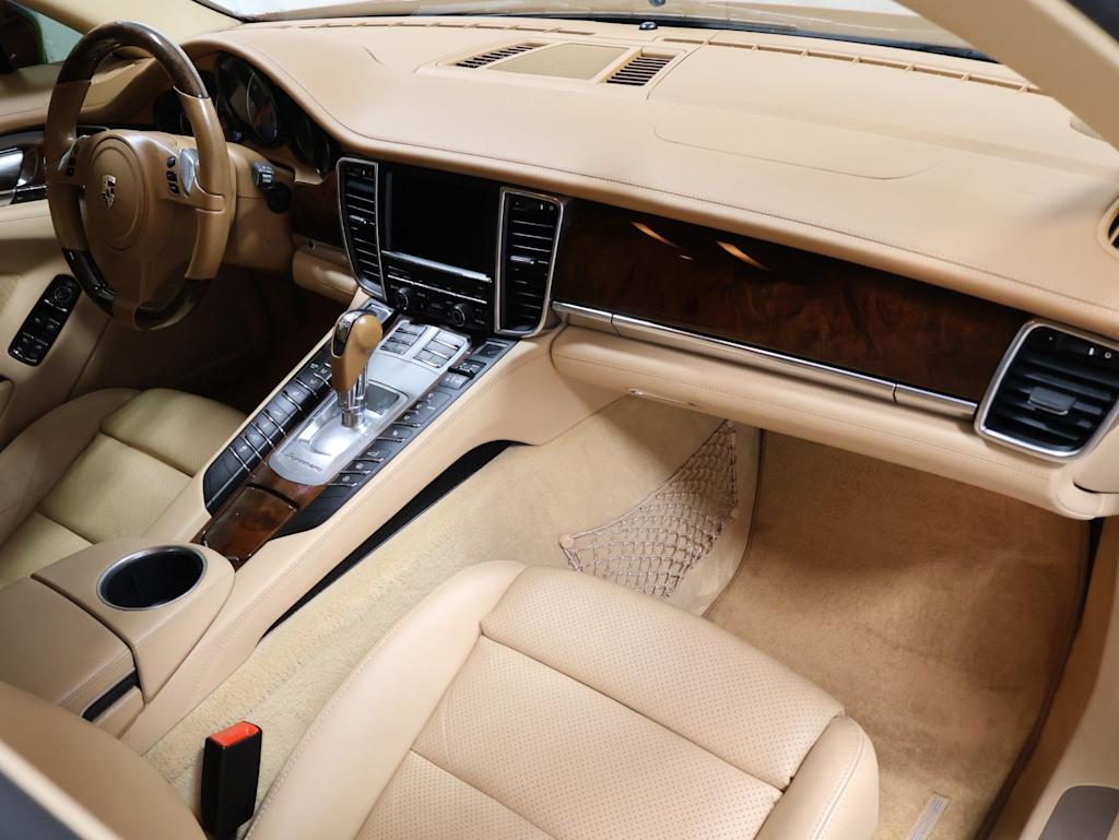 Thumbnail: 2012 Porsche Panamera - 10