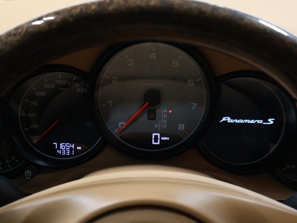 Thumbnail: 2012 Porsche Panamera - 18