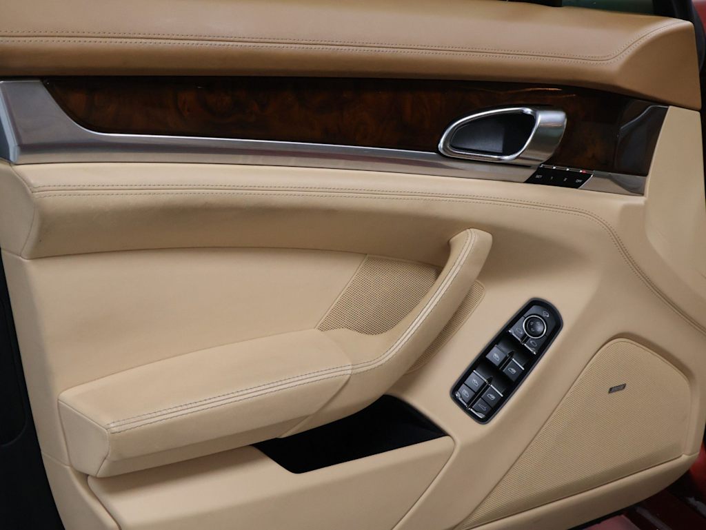 Thumbnail: 2012 Porsche Panamera - 28