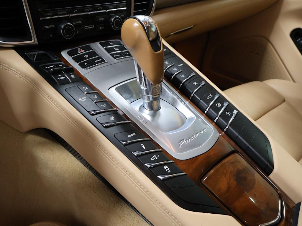 Thumbnail: 2012 Porsche Panamera - 32