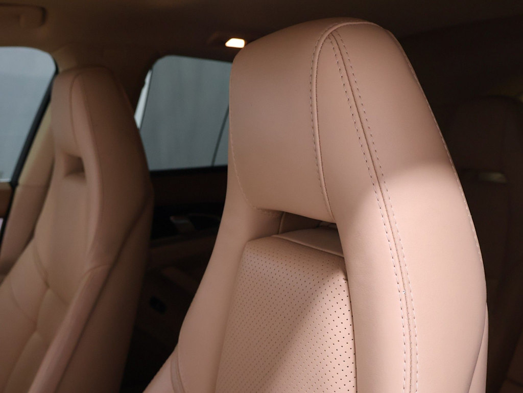 Thumbnail: 2012 Porsche Panamera - 12