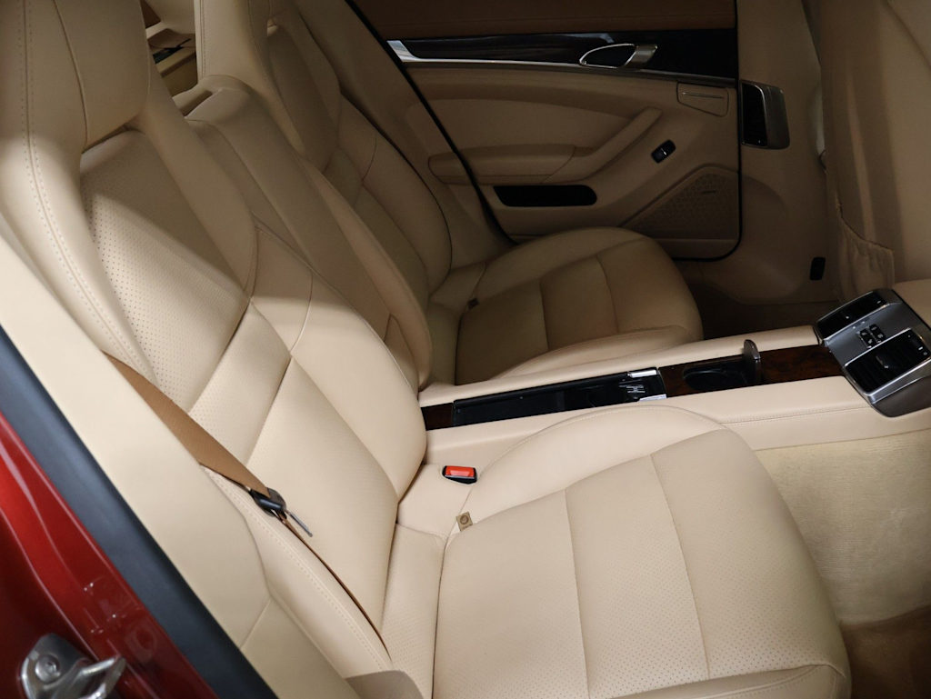 Thumbnail: 2012 Porsche Panamera - 13