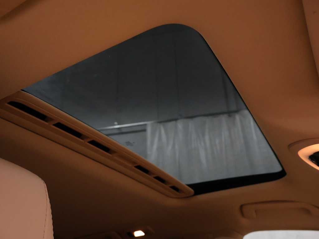 Thumbnail: 2012 Porsche Panamera - 29