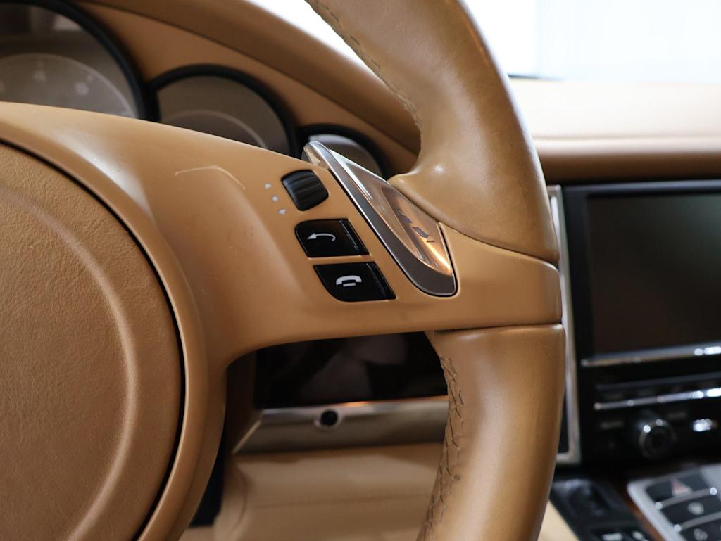Thumbnail: 2012 Porsche Panamera - 17