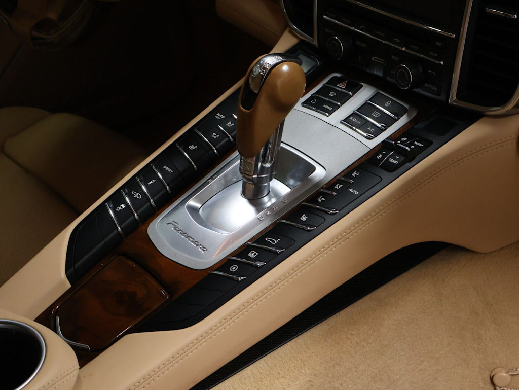 Thumbnail: 2012 Porsche Panamera - 7