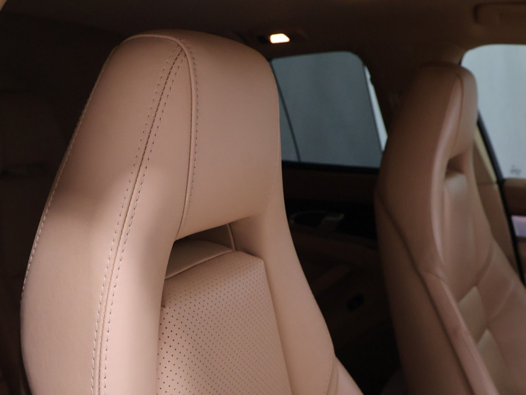 Thumbnail: 2012 Porsche Panamera - 30