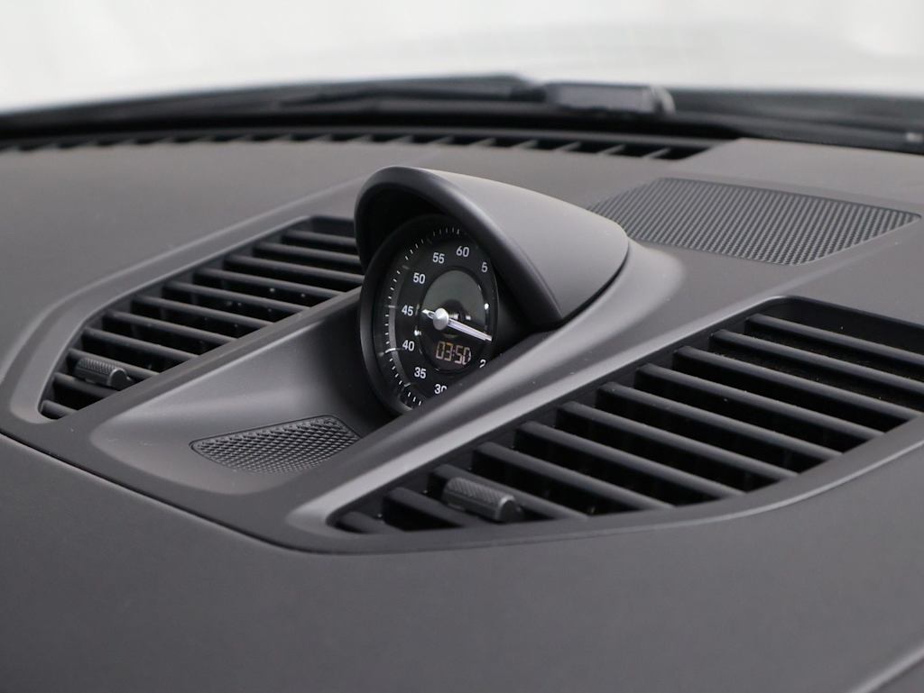 Thumbnail: 2024 Porsche 911 - 31