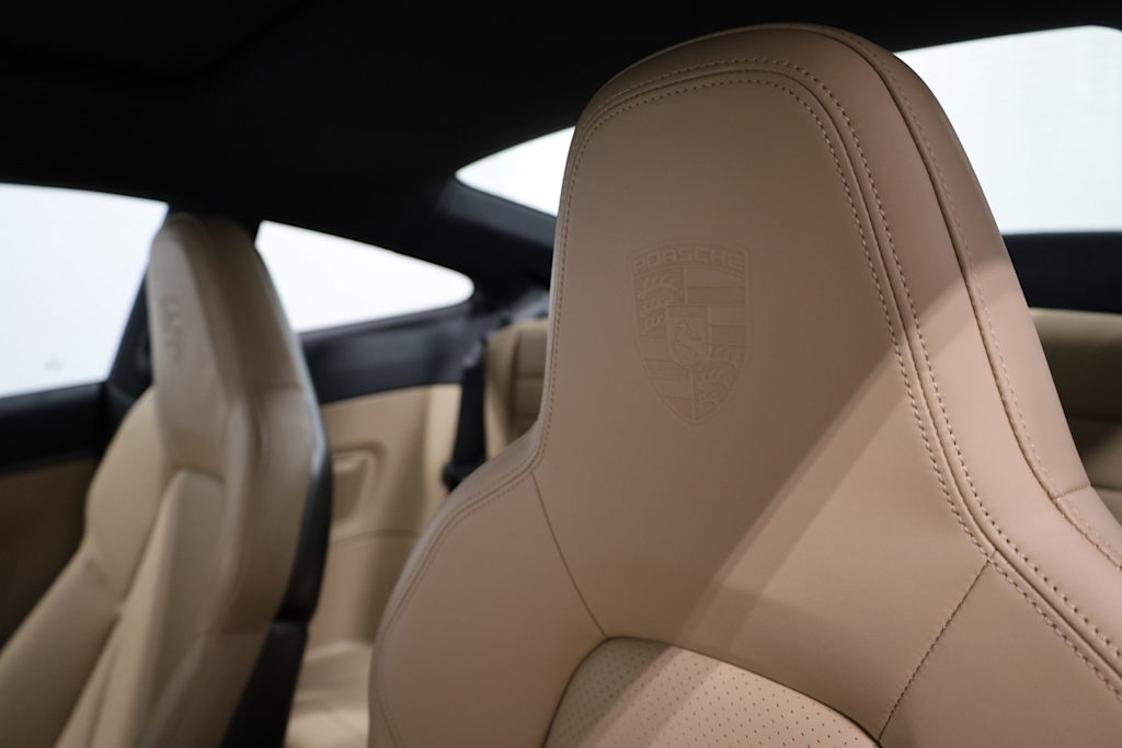 Thumbnail: 2024 Porsche 911 - 10