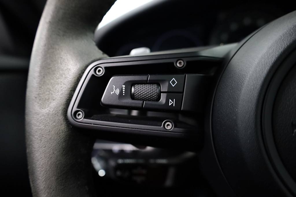 Thumbnail: 2022 Porsche 911 - 30