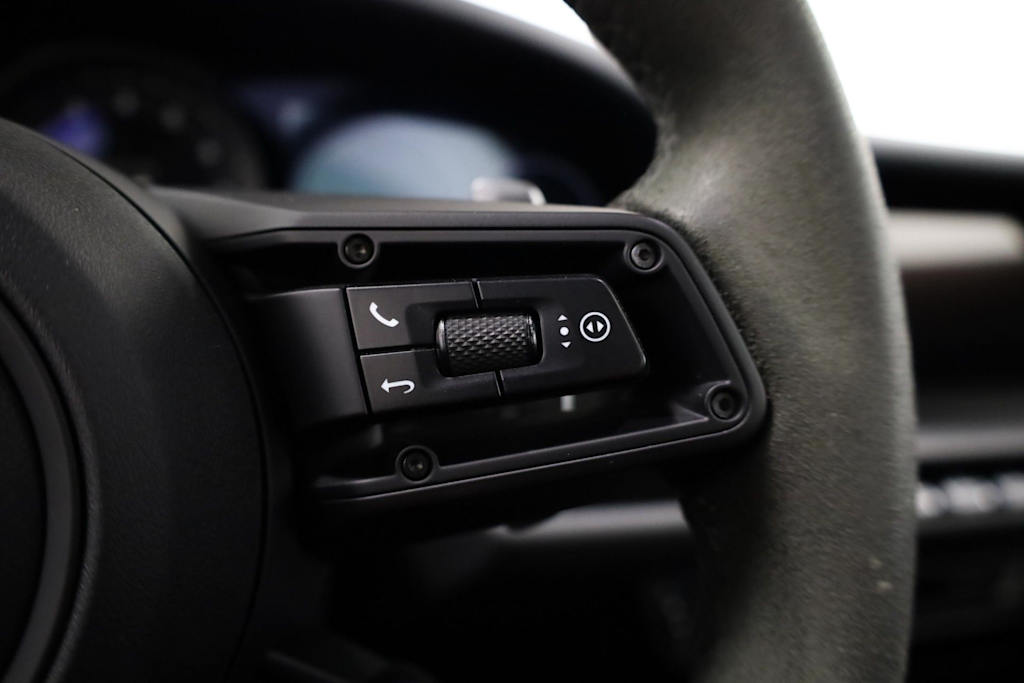 Thumbnail: 2022 Porsche 911 - 31