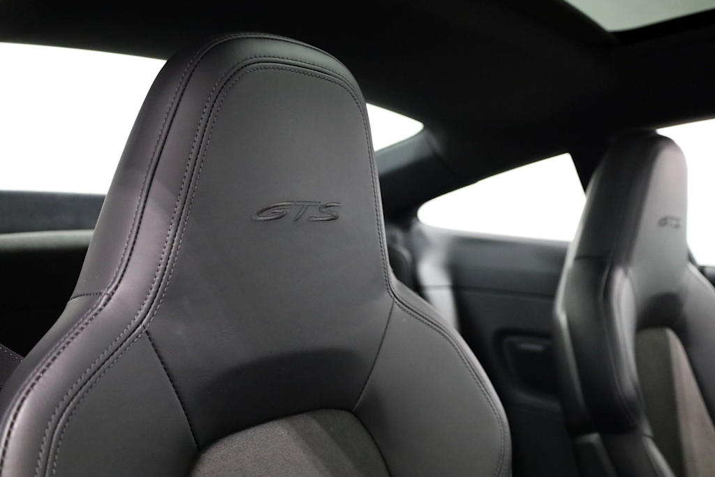 Thumbnail: 2022 Porsche 911 - 29