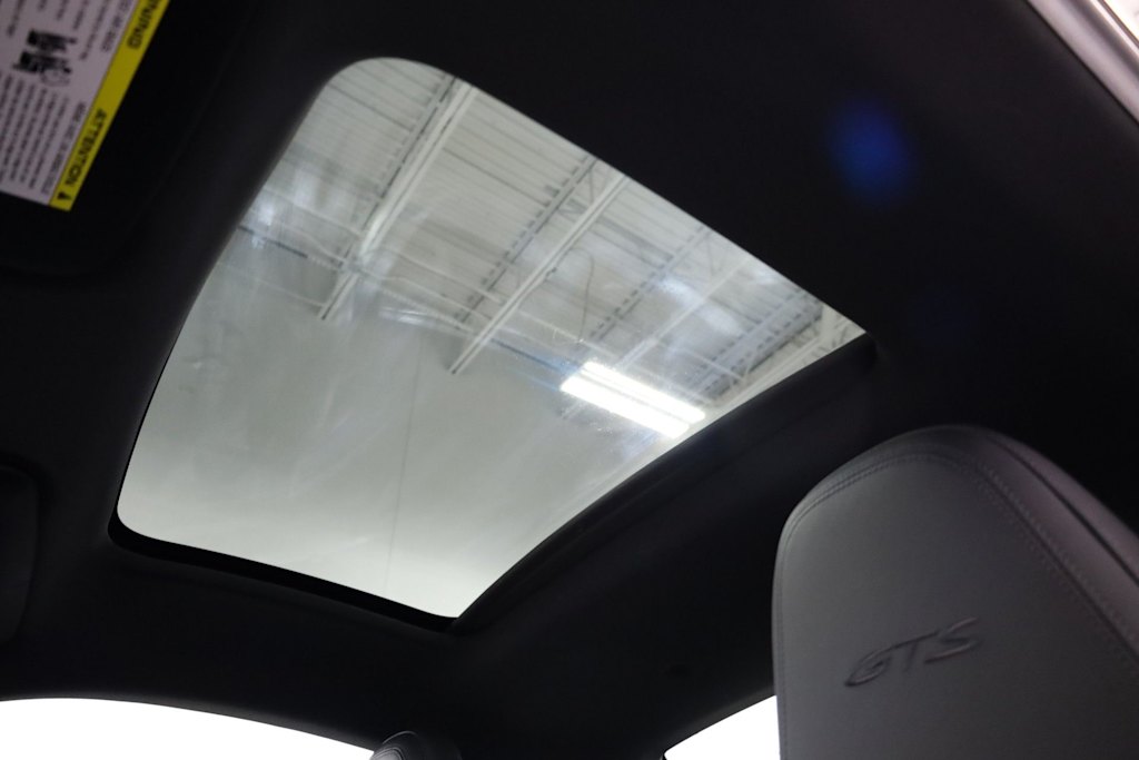 Thumbnail: 2022 Porsche 911 - 27