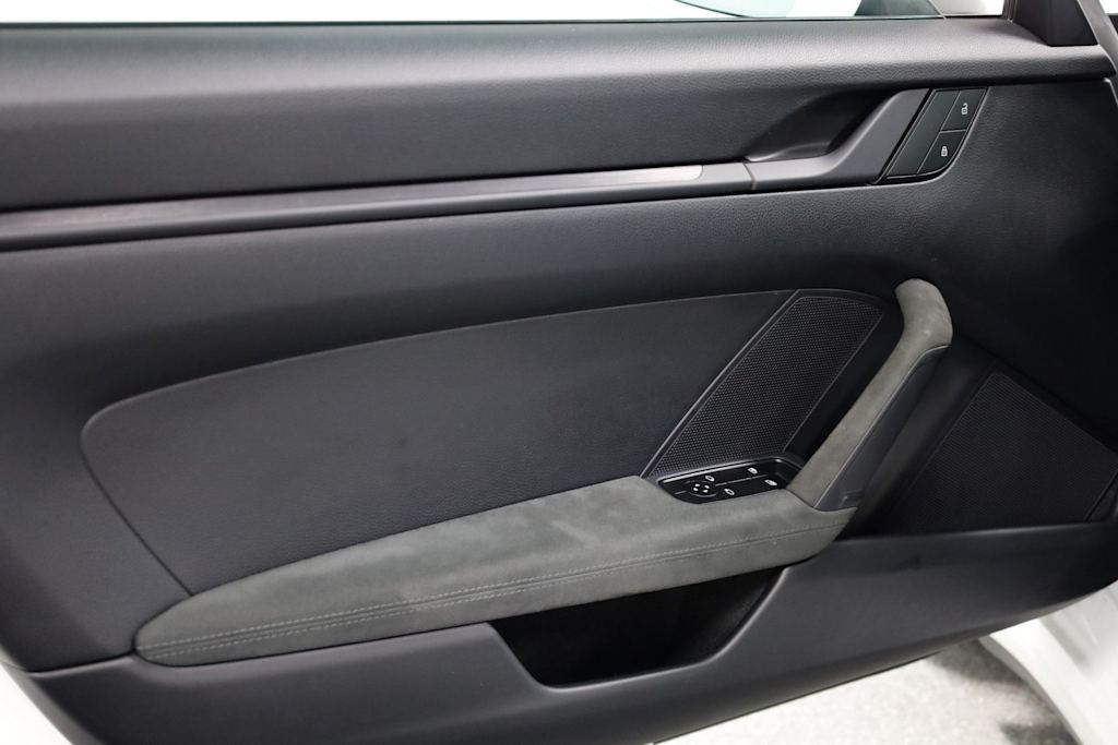 Thumbnail: 2022 Porsche 911 - 25