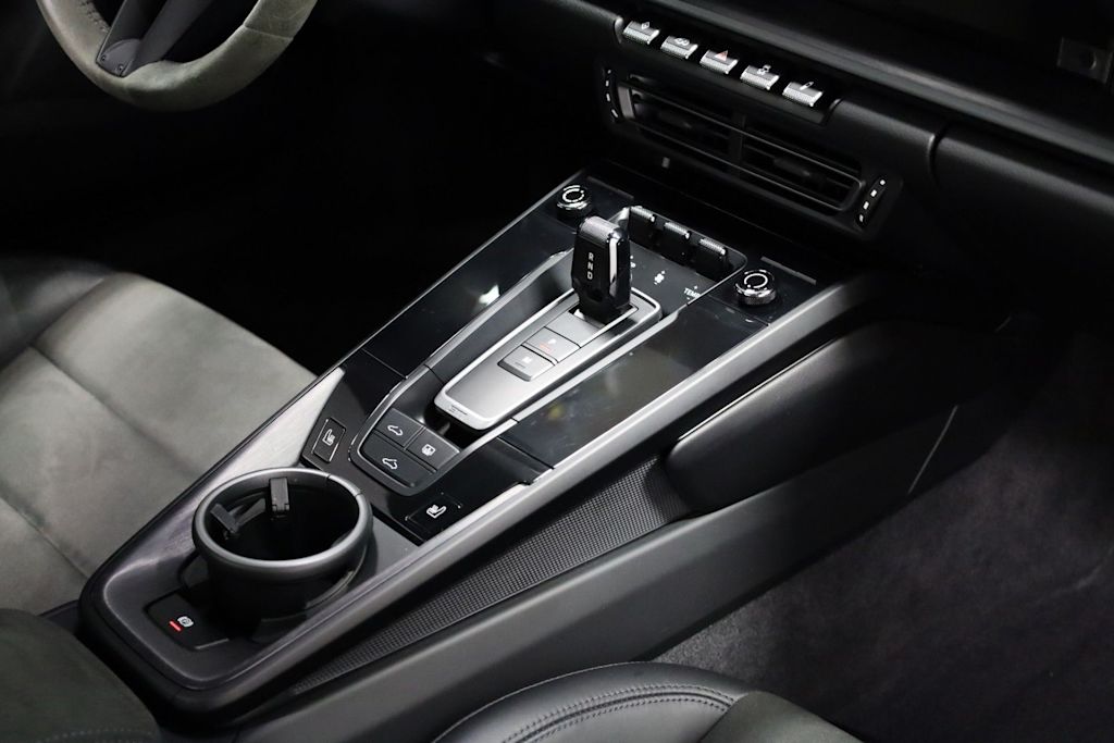 Thumbnail: 2022 Porsche 911 - 17