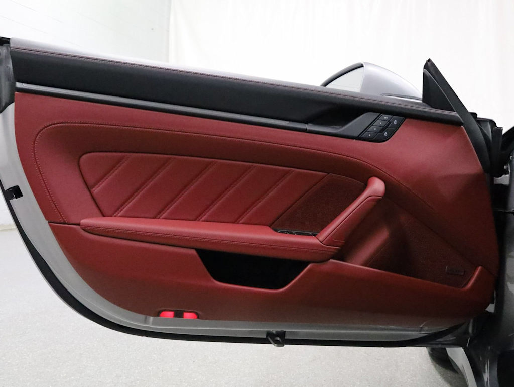 Thumbnail: 2026 Porsche 911 - 25