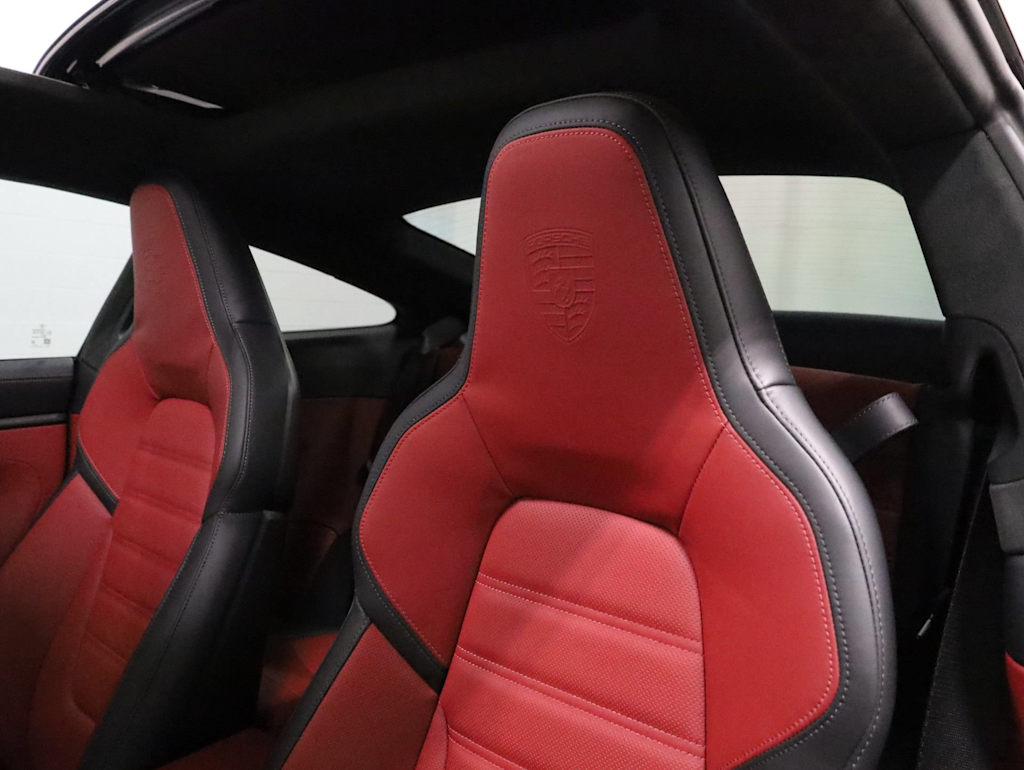 Thumbnail: 2026 Porsche 911 - 10