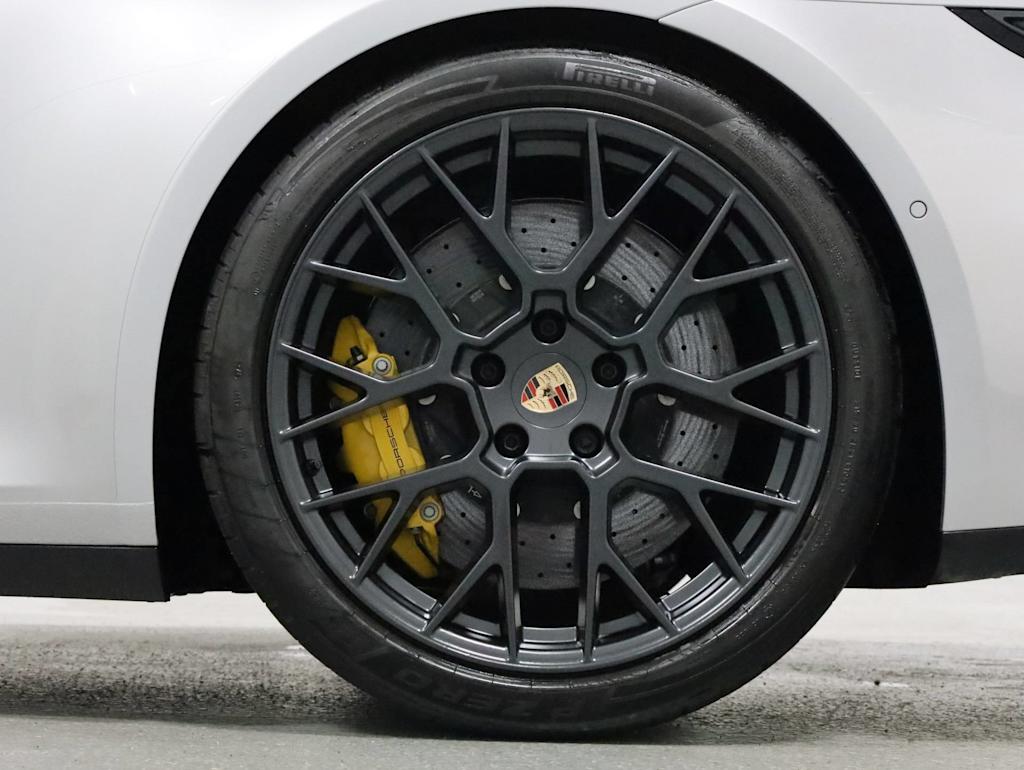 Thumbnail: 2026 Porsche 911 - 40
