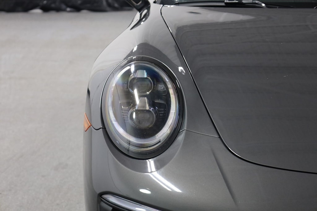 Thumbnail: 2019 Porsche 911 - 14