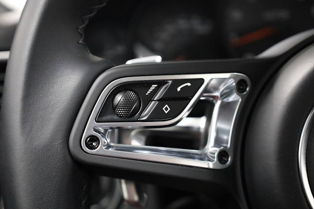 Thumbnail: 2019 Porsche 911 - 30