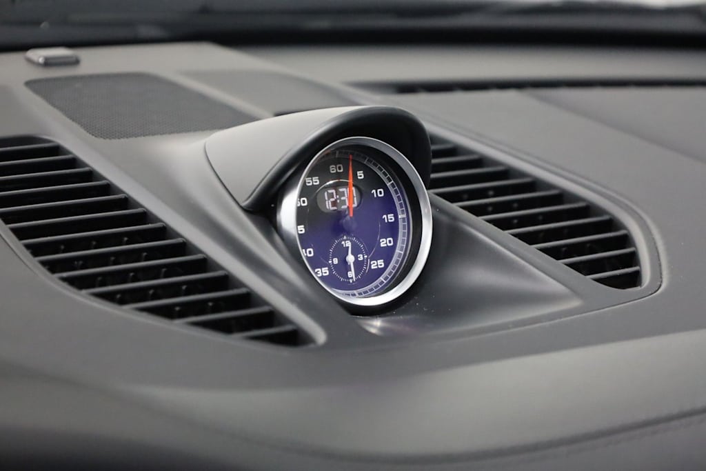 Thumbnail: 2019 Porsche 911 - 25