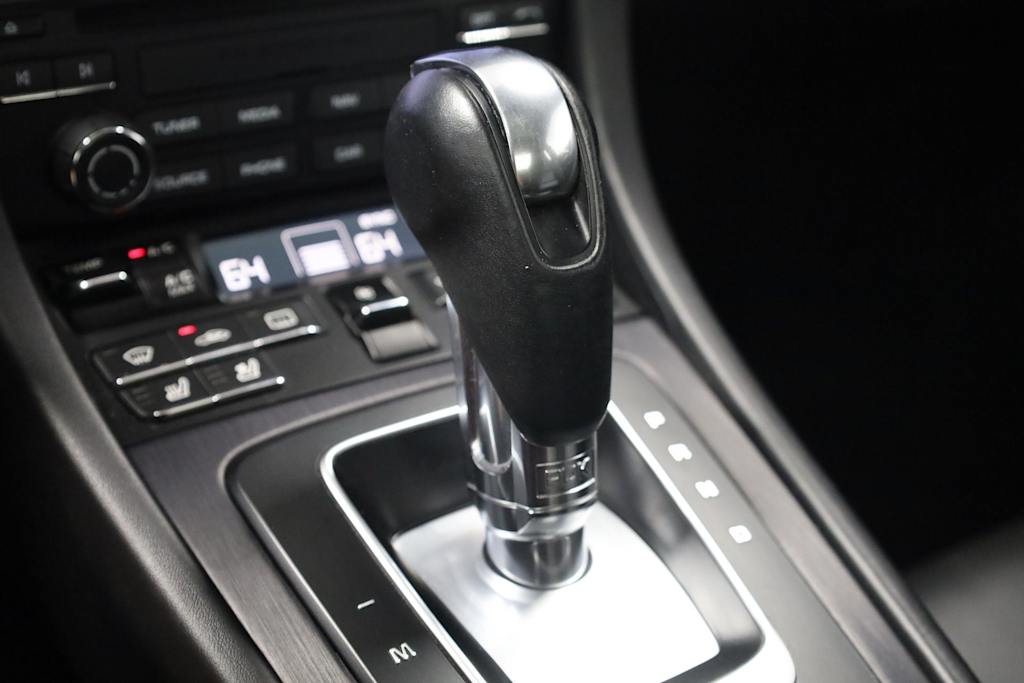 Thumbnail: 2019 Porsche 911 - 32