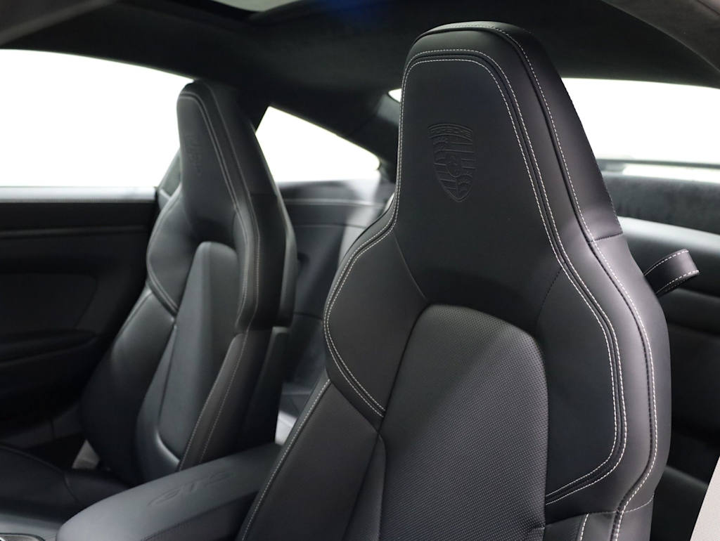 Thumbnail: 2026 Porsche 911 - 10