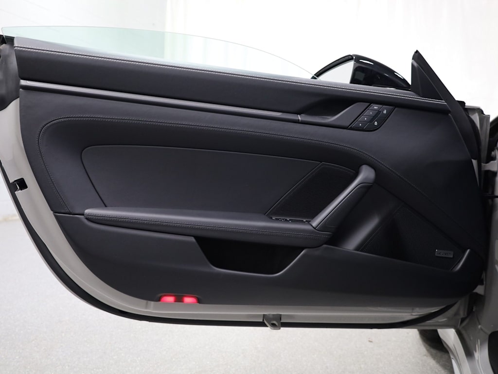 Thumbnail: 2026 Porsche 911 - 23