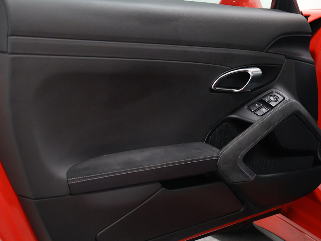 Thumbnail: 2015 Porsche 911 - 24