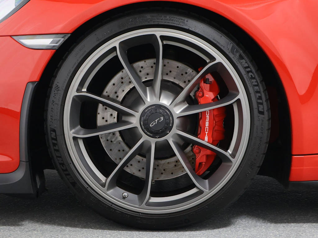 Thumbnail: 2015 Porsche 911 - 30