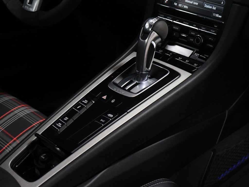 Thumbnail: 2015 Porsche 911 - 6