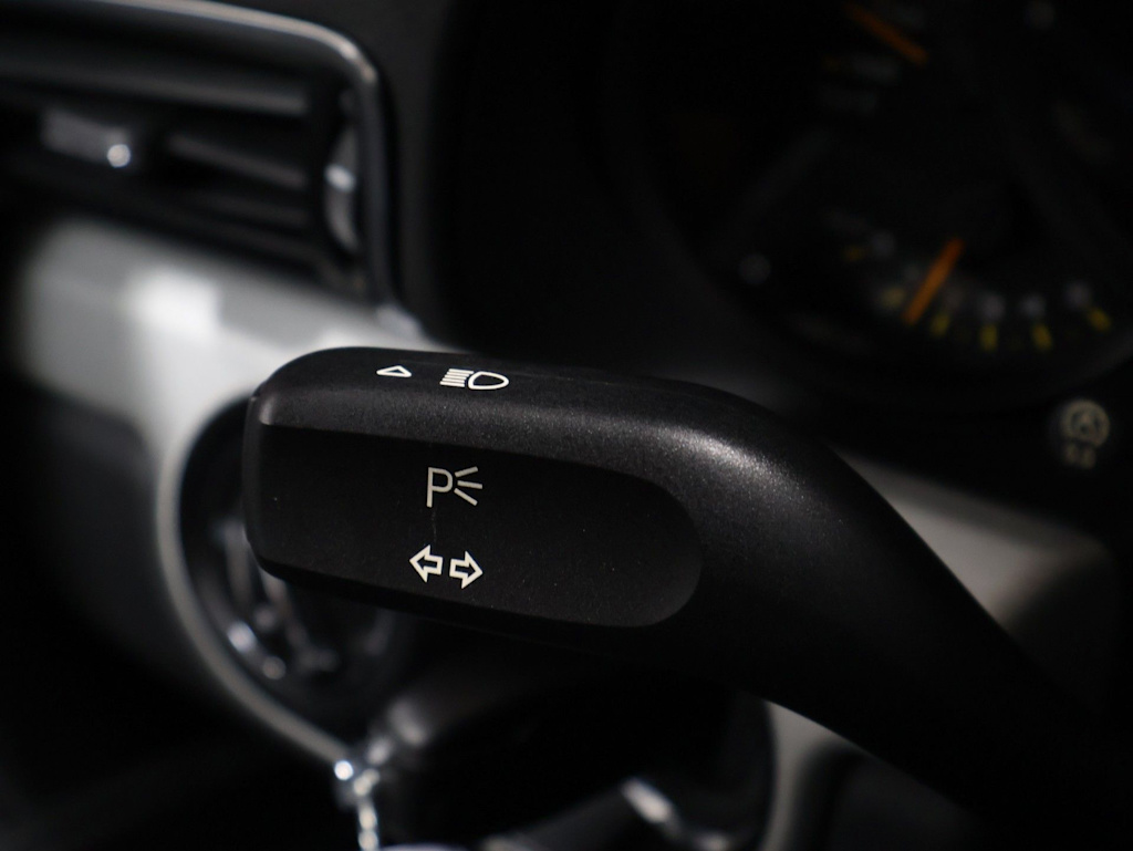 Thumbnail: 2015 Porsche 911 - 26