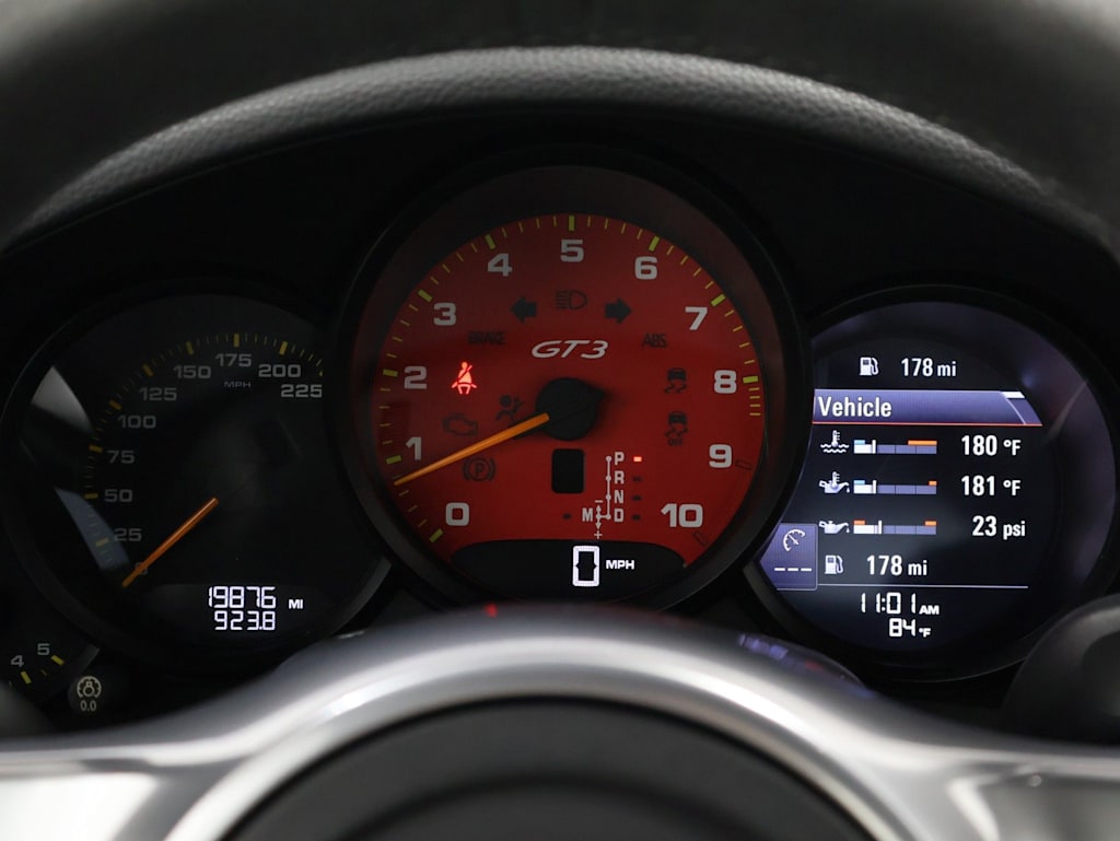 Thumbnail: 2015 Porsche 911 - 15