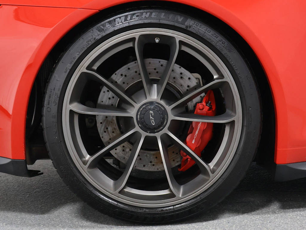 Thumbnail: 2015 Porsche 911 - 29