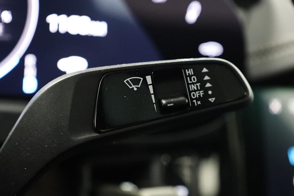 Thumbnail: 2025 Porsche Taycan - 30