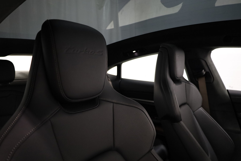 Thumbnail: 2025 Porsche Taycan - 26