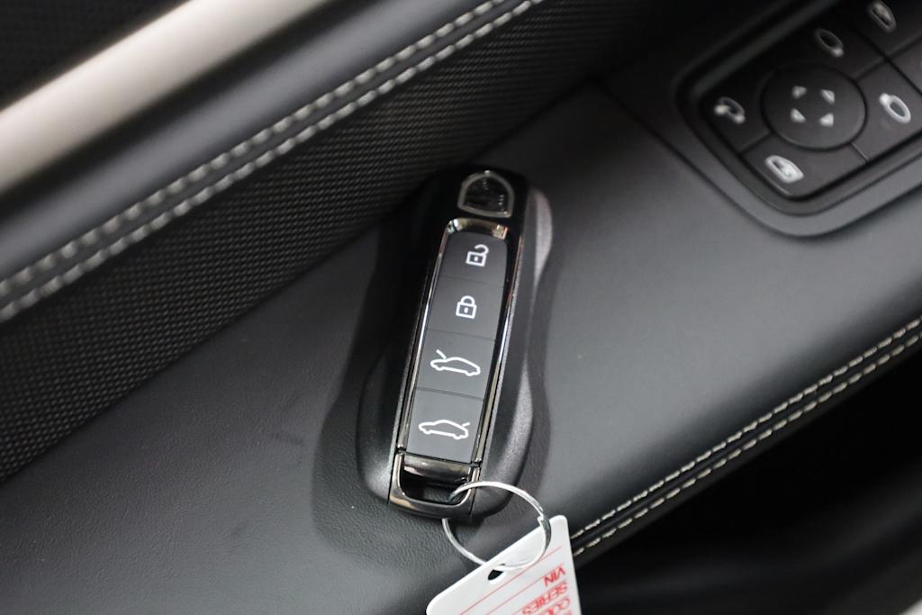 Thumbnail: 2025 Porsche Taycan - 41