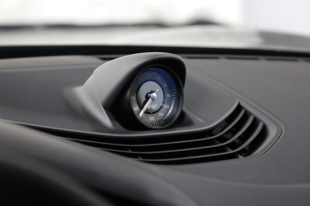 Thumbnail: 2025 Porsche Taycan - 25