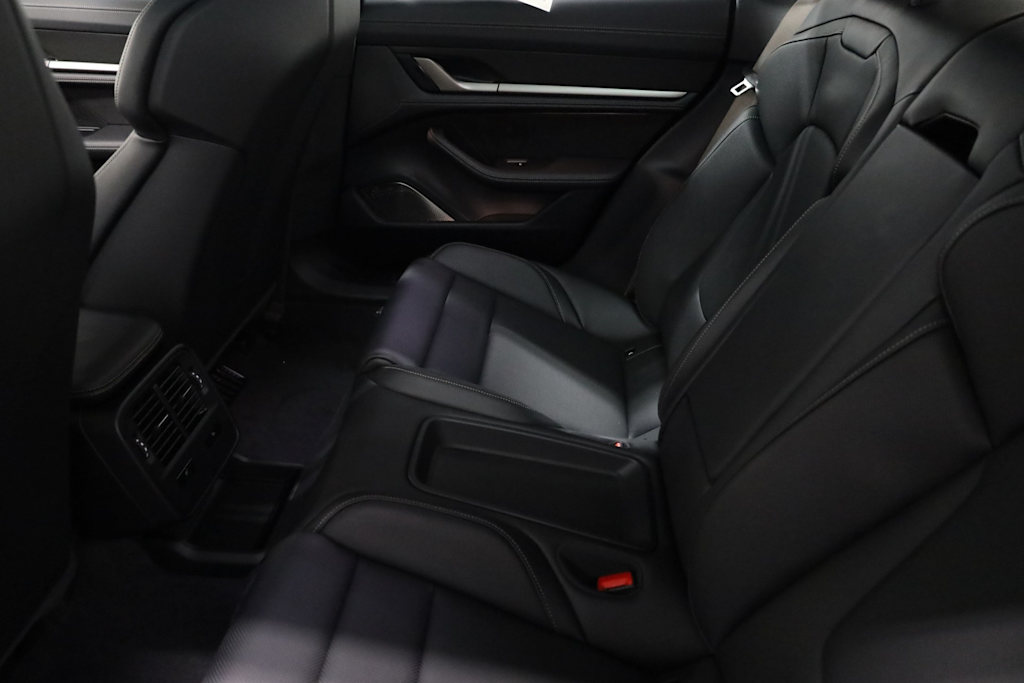 Thumbnail: 2025 Porsche Taycan - 11