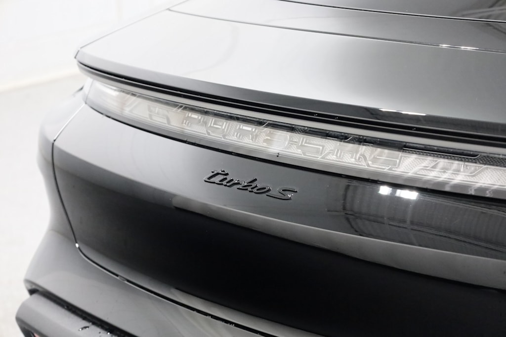 Thumbnail: 2025 Porsche Taycan - 17