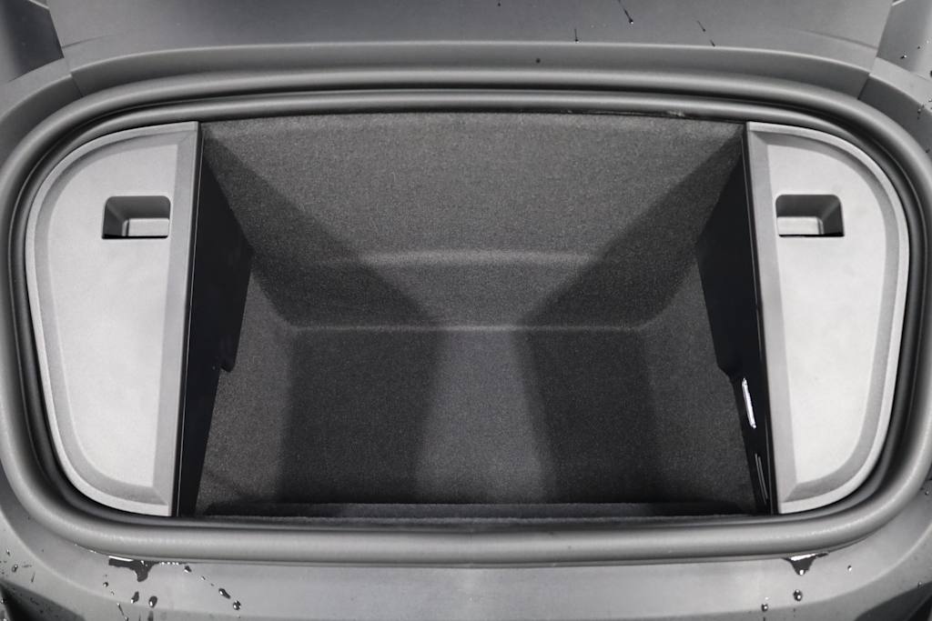 Thumbnail: 2025 Porsche Taycan - 40