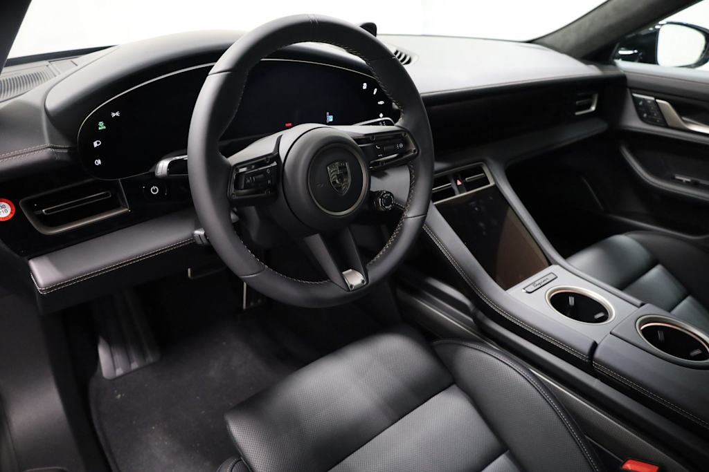 Thumbnail: 2025 Porsche Taycan - 3