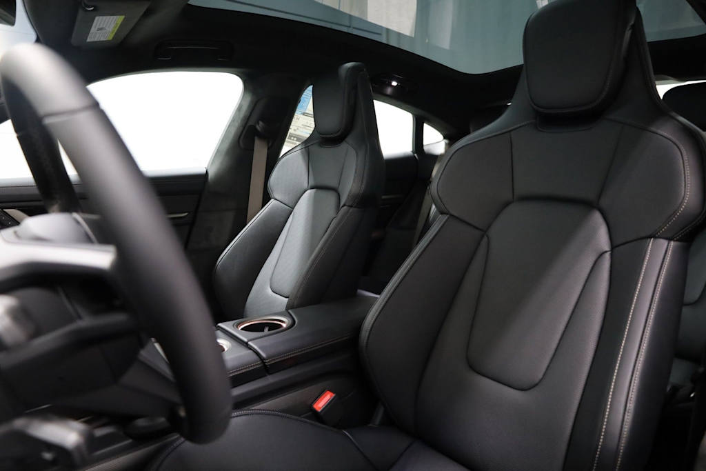 Thumbnail: 2025 Porsche Taycan - 10