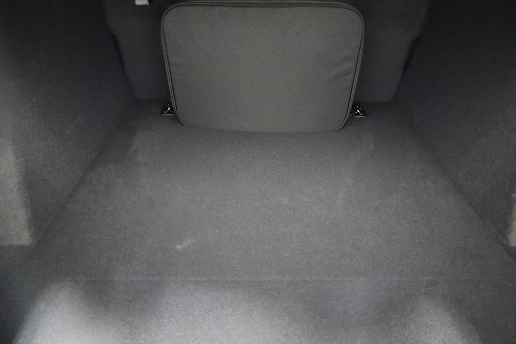 Thumbnail: 2025 Porsche Taycan - 40