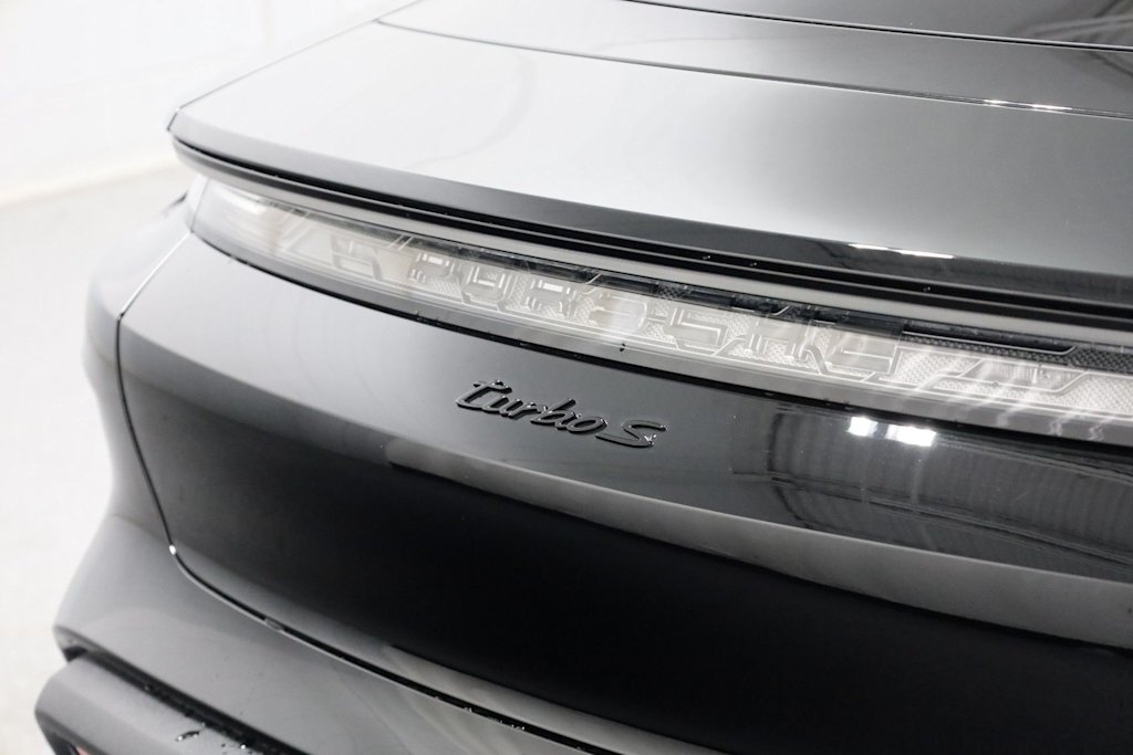 Thumbnail: 2025 Porsche Taycan - 18