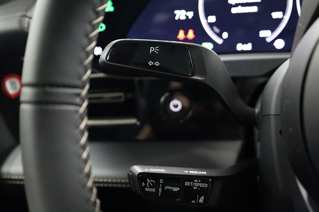 Thumbnail: 2025 Porsche Taycan - 32