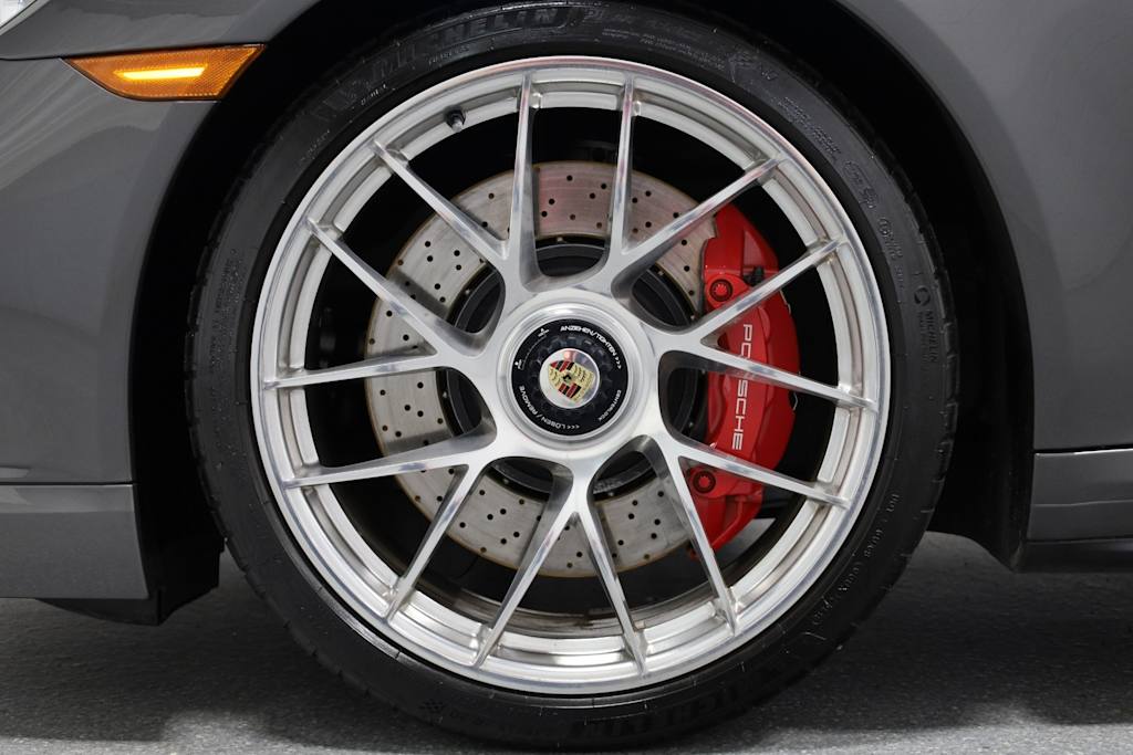 Thumbnail: 2019 Porsche 911 - 40