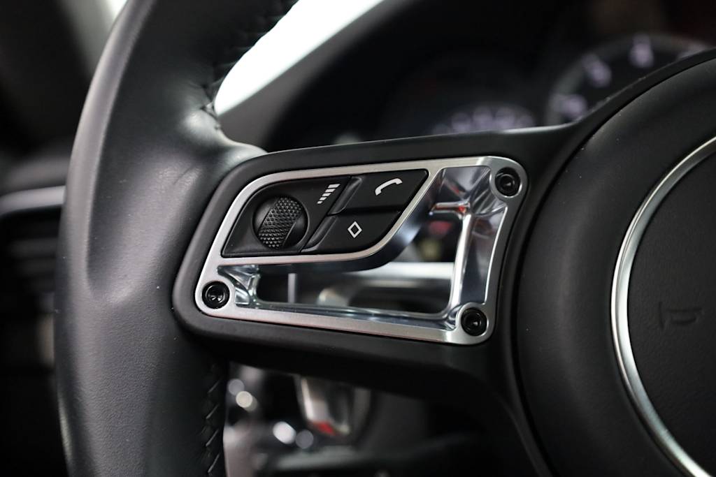 Thumbnail: 2019 Porsche 911 - 30