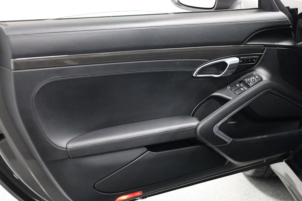 Thumbnail: 2019 Porsche 911 - 24