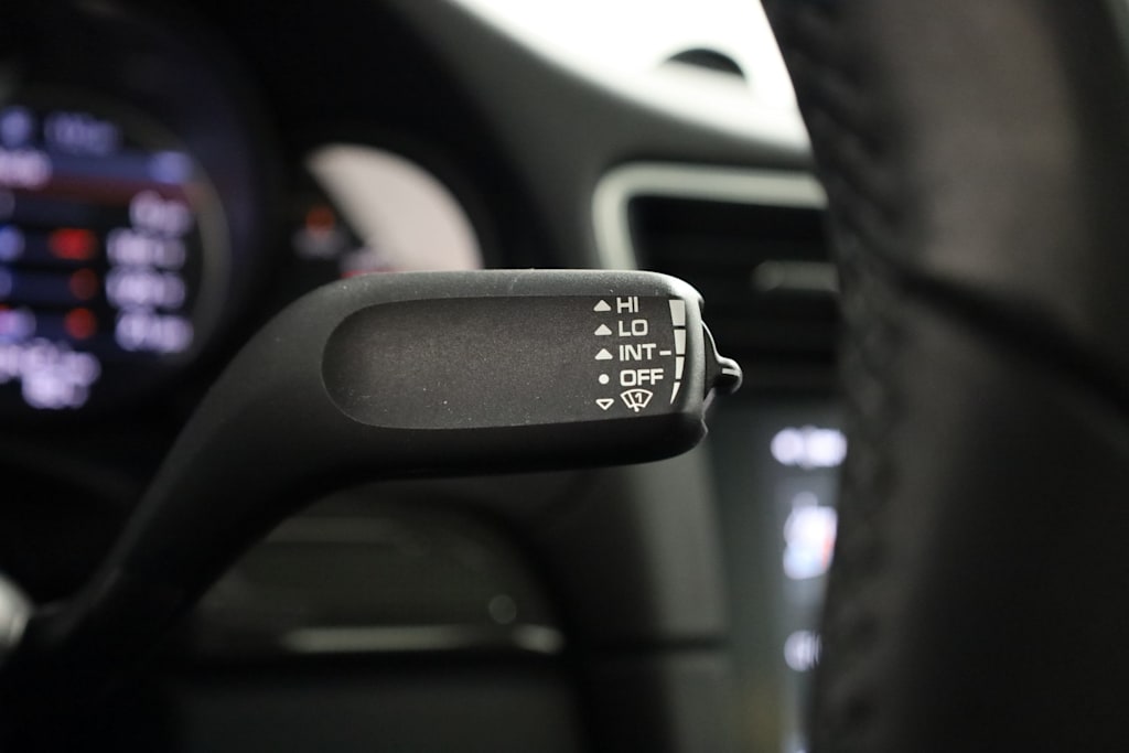 Thumbnail: 2019 Porsche 911 - 32