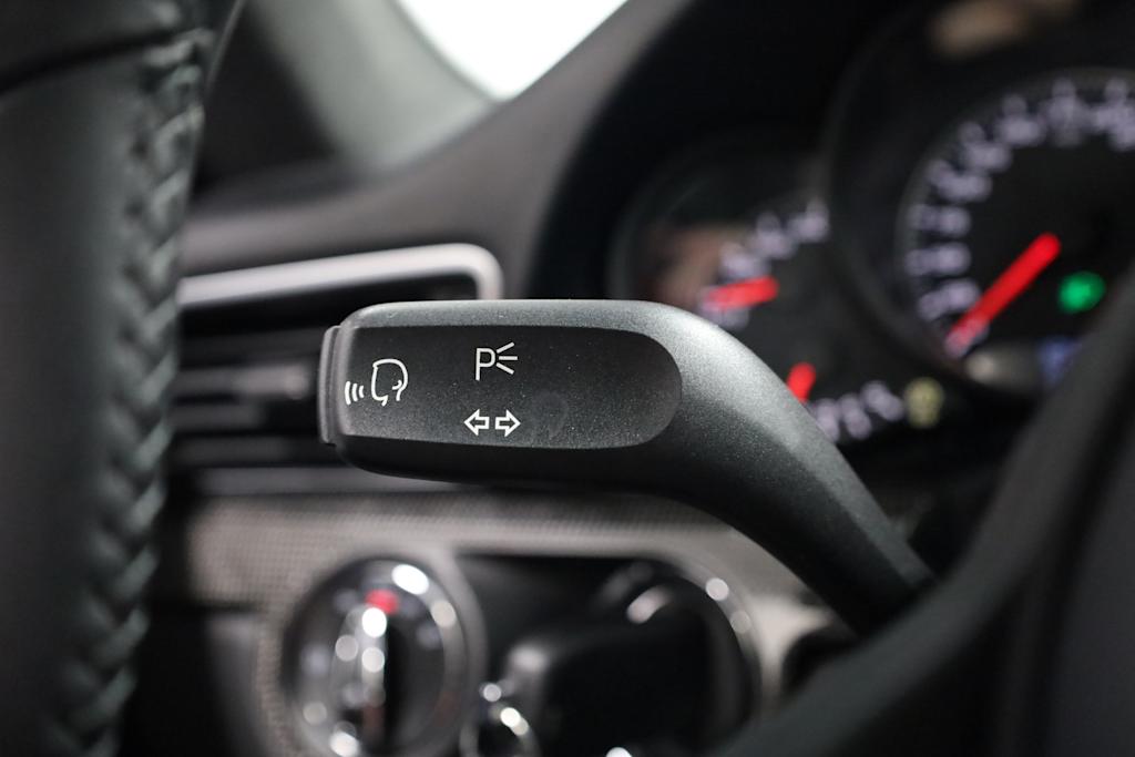 Thumbnail: 2019 Porsche 911 - 33